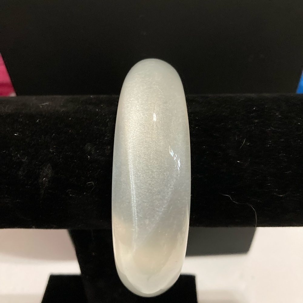 Moonglow Lucite Bangle. Vintage.​​